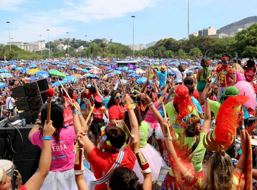 Crítica à alienação carnavalesca esconde incompreensão sobre o Brasil