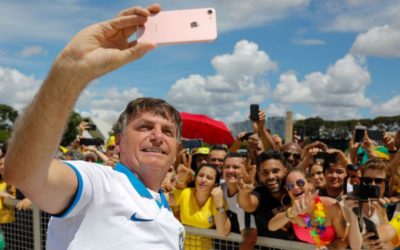 A opinião pública se vira contra Bolsonaro