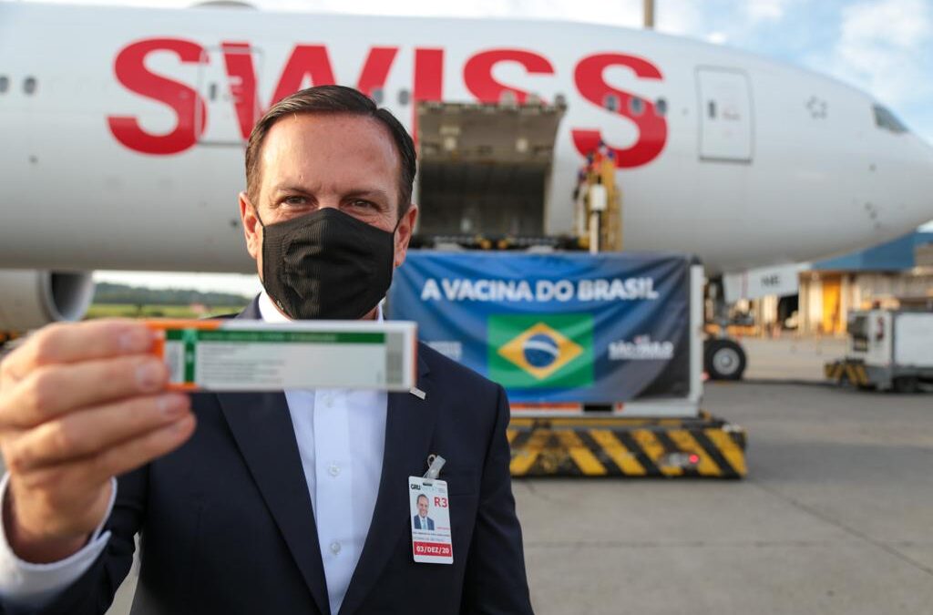 Doria derrota Bolsonaro na guerra das vacinas